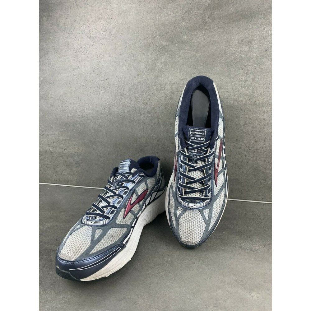 Brooks Sz 10 Dyad 8 Women's Running Athletic Sneakers White Navy Pink